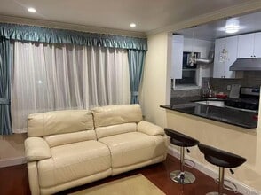 Building Photo - 136-45 Jewel Ave