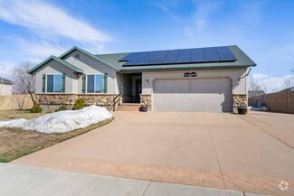 Building Photo - 156 400 N
