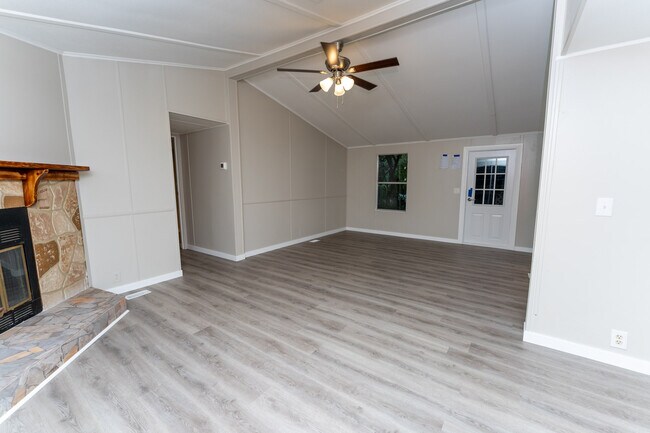 Building Photo - 9355 Lake Dr