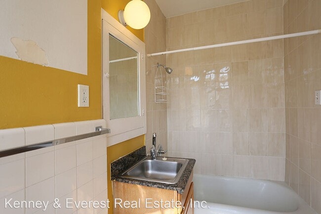Building Photo - Studio, 1 bath House - 500 Leavenworth #608