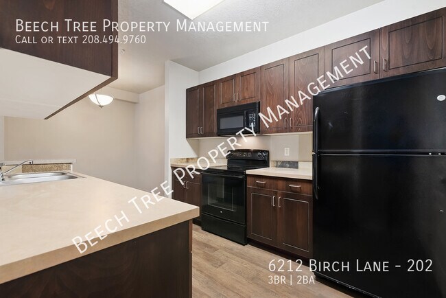 Foto del edificio - Three bedroom Two Bath Available soon!