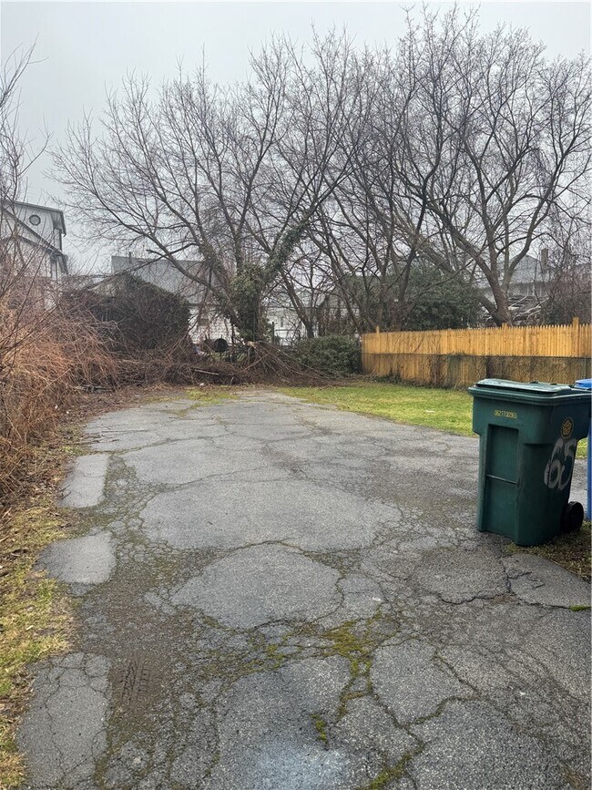 Foto del edificio - 65 Arbutus St