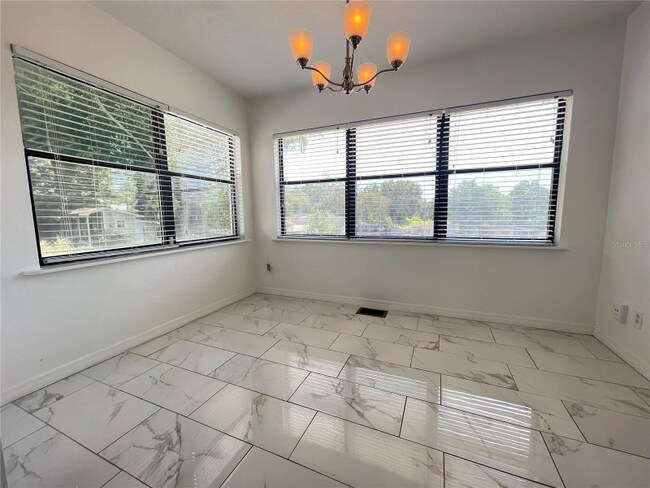 Foto del edificio - 6326 Ridge Terrace