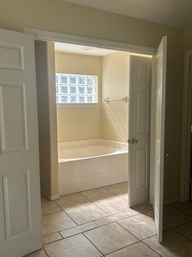 Foto del edificio - 164 Redwing Ct