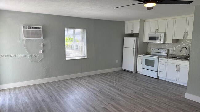 Foto del edificio - 220 NW 12th St