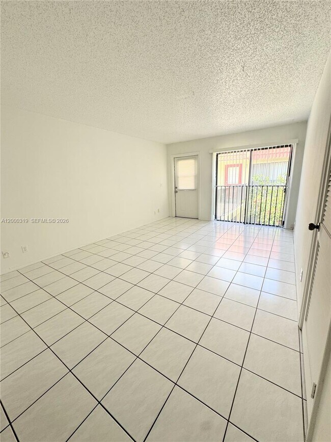Foto del edificio - 11352 Royal Palm Blvd