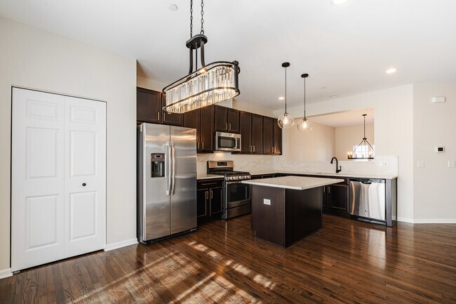 Foto del edificio - 2931 Henley Ln