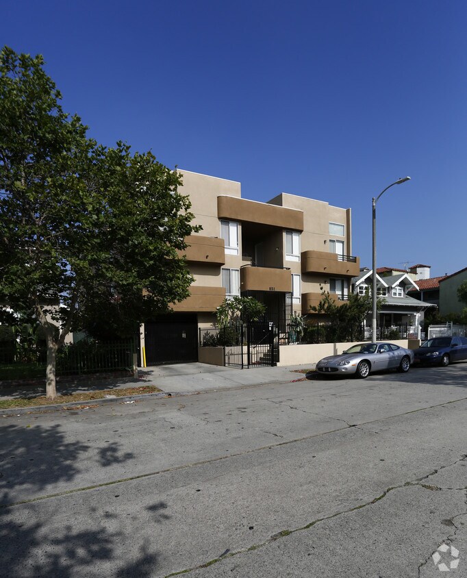 Foto del edificio - 851 S Gramercy Pl