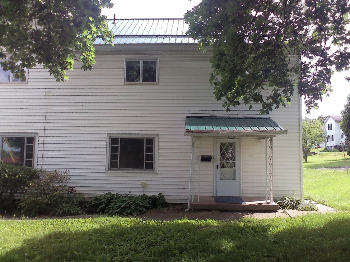 718 S Brady St, Dubois, PA 15801 Townhome Rentals in Dubois PA