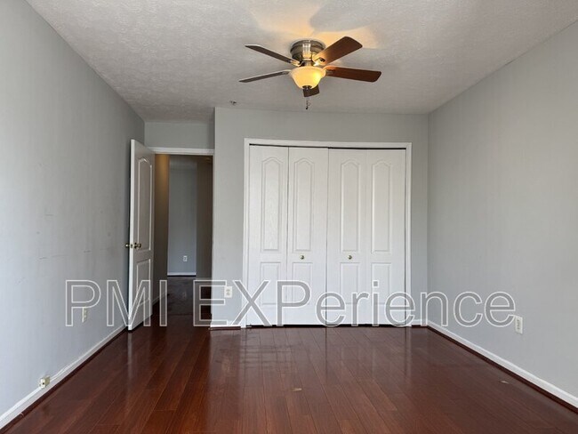 Building Photo - 8931 Town Center Cir