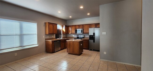 Foto del edificio - 1121 Beaverwood Ln