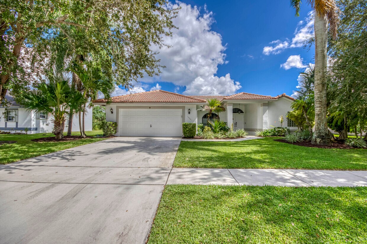 Primary Photo - 10921 Paso Fino Dr