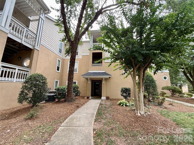 Foto del edificio - 18009 Kings Point Dr
