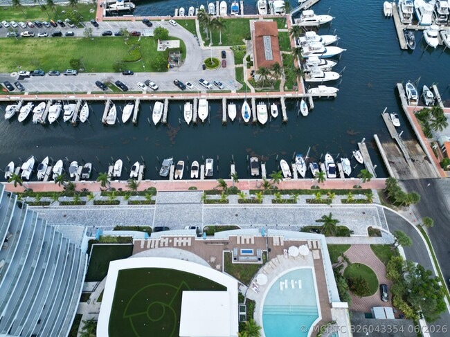 Foto del edificio - 220 Lake Shore Dr