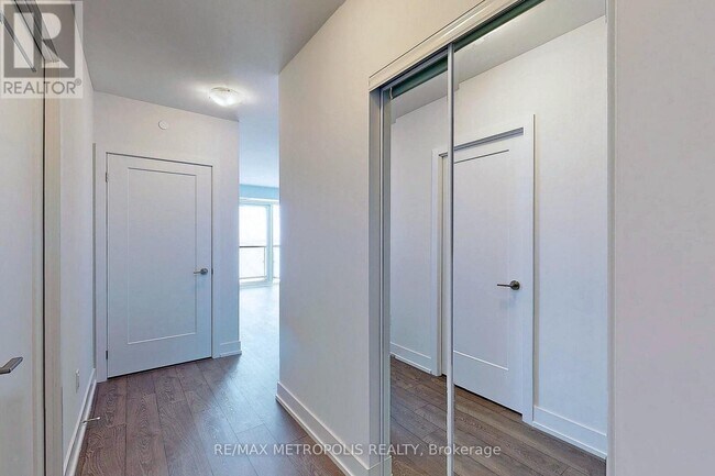 Photo du bâtiment - 2550 Simcoe St N