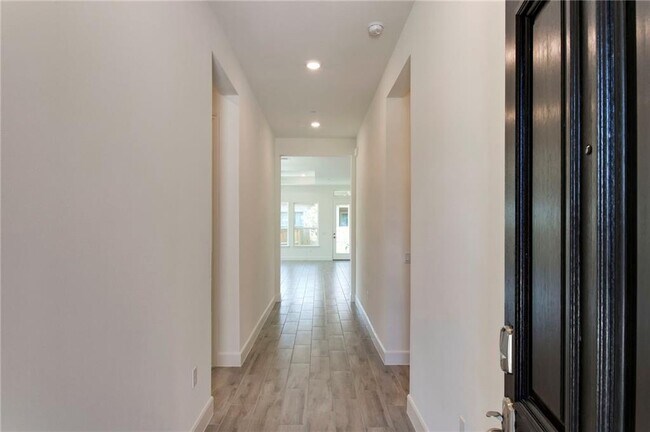 Building Photo - 12504 Simmental Dr