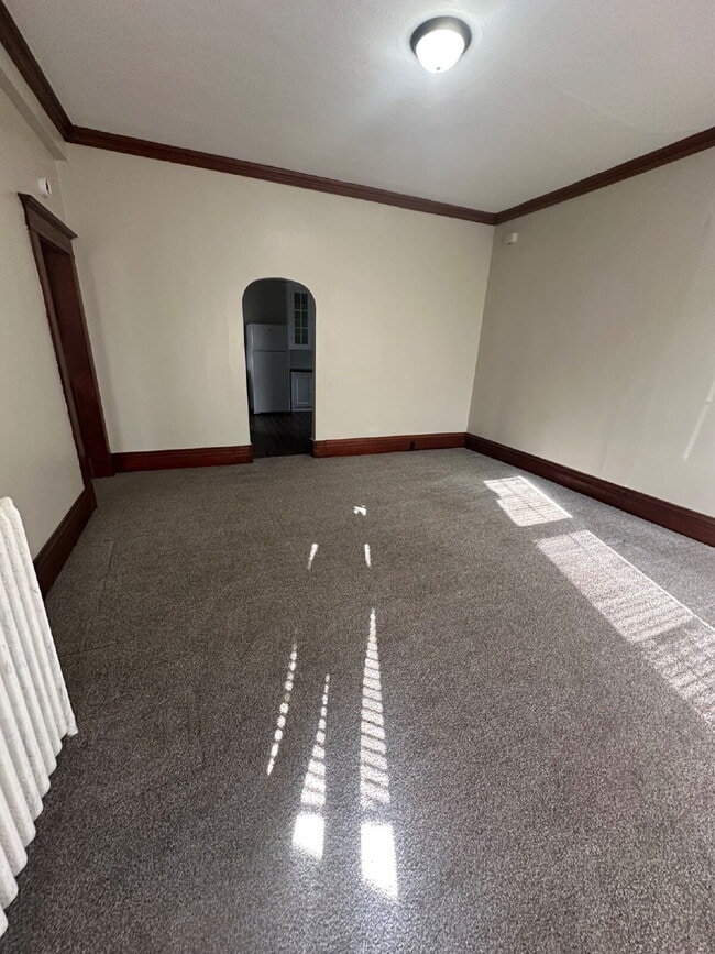 Foto del edificio - 747 Parker Ave