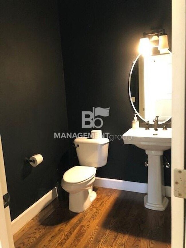 Foto del edificio - Beautiful Open Floorplan- Backyard Oasis, ...