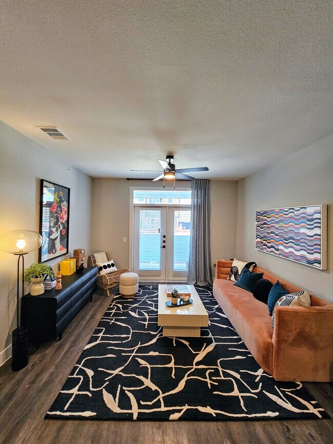 Foto del edificio - 13000 Harris Ridge Blvd