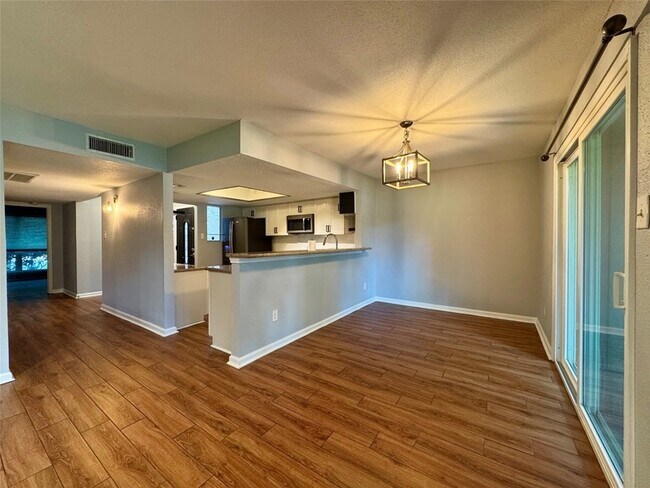 Building Photo - 5005 Georgi Ln
