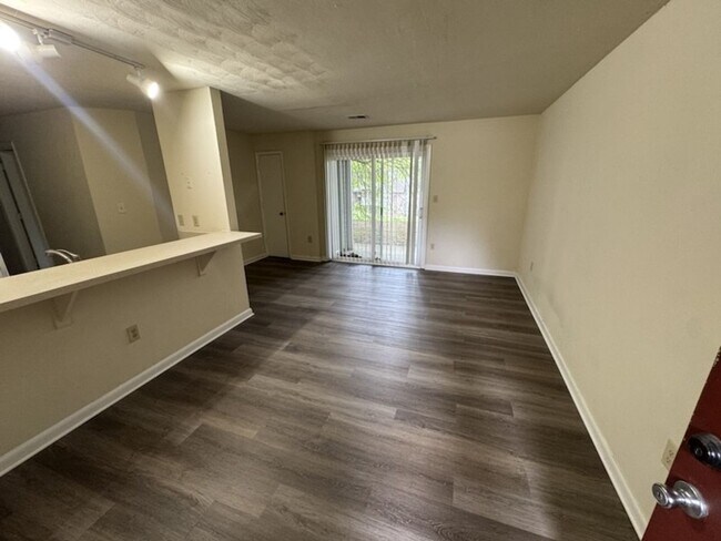 Foto del edificio - Blacksburg, 4 BR / 2 BA Available July 22