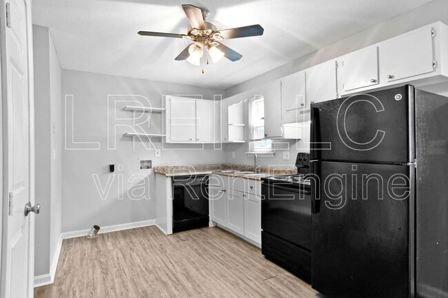 Building Photo - 3400 Clingstone Way
