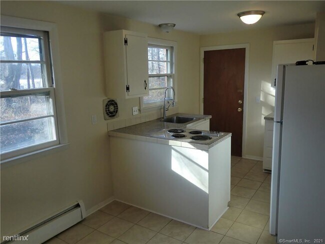 Building Photo - 1 br, 1 bath Condo - 95 Marion St Apt 5
