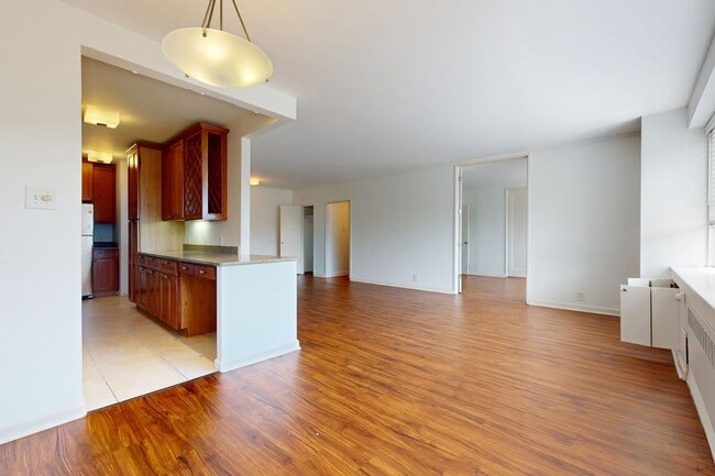 Interior Photo - Dorchester