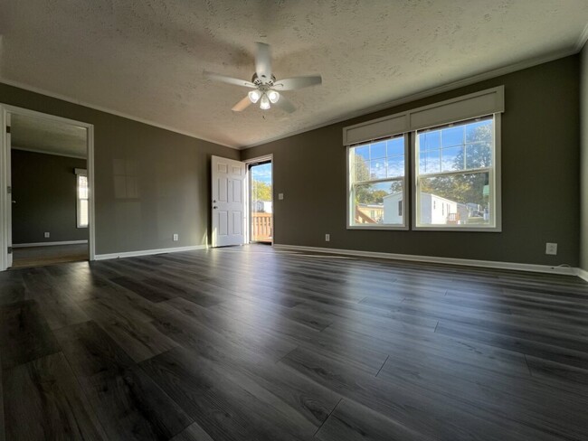Building Photo - 158 Sugar Maple Dr