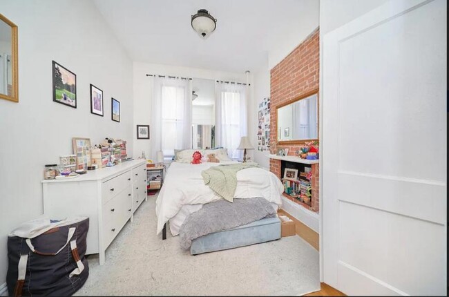 Building Photo - 1 bedroom in New York NY 10028