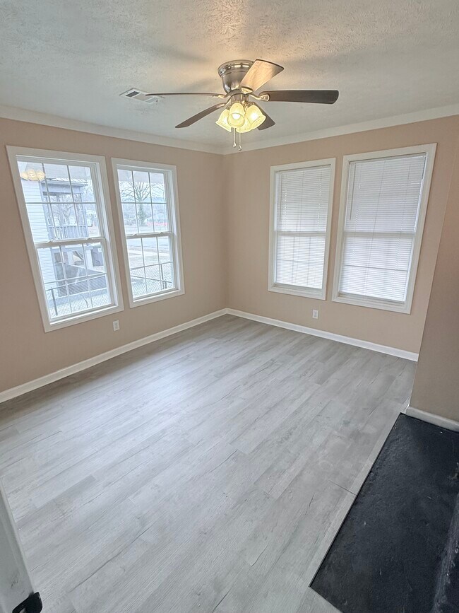 Foto del edificio - 1831 Moore Ave