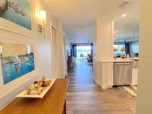 Foto del edificio - 7041 W Country Club Dr N