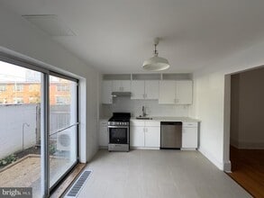 Building Photo - 504 S 25th St