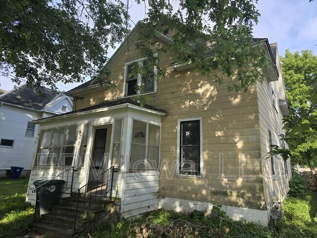 Foto del edificio - 908 W 3rd St
