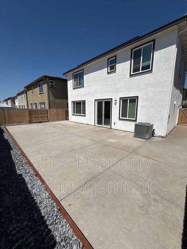 Building Photo - 6033 Woodlands Lp