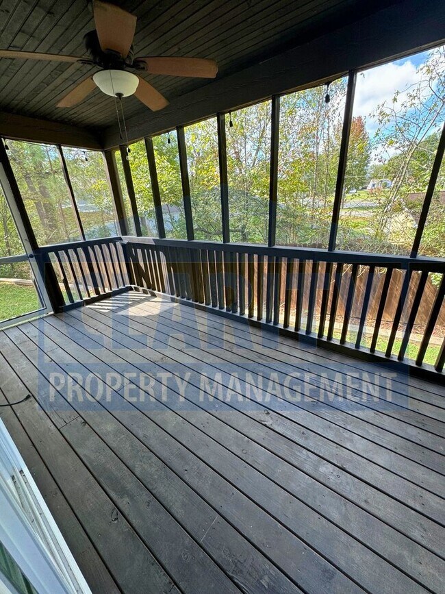 Foto del edificio - Beautiful three bedroom home in East Ridge!