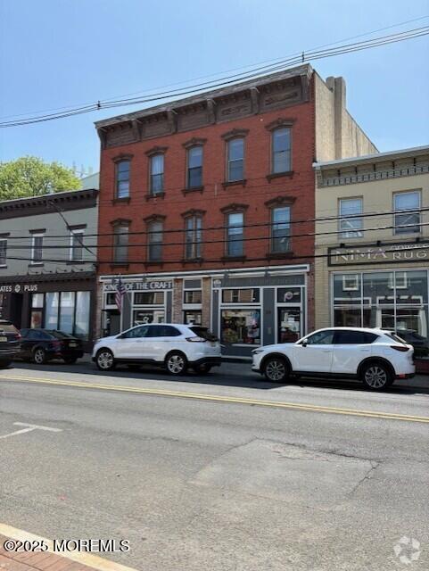 Building Photo - 27 W Front St