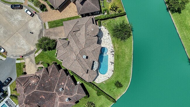 Foto del edificio - 5623 Waters Landing Ln