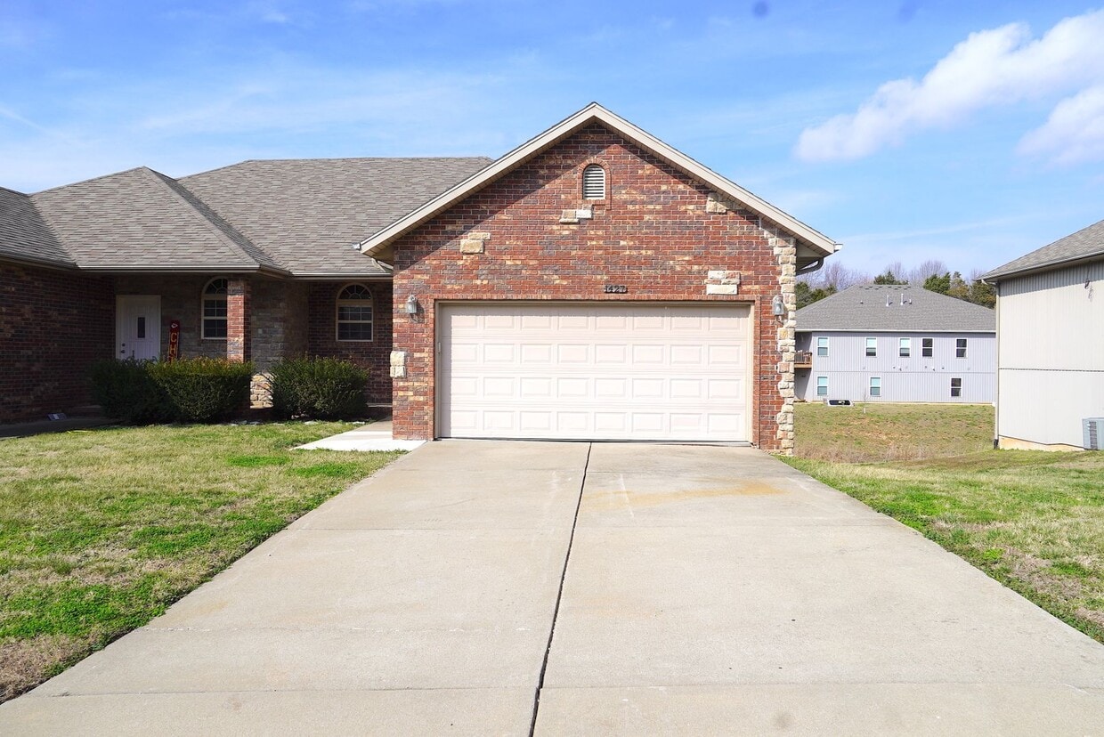 3 Bedroom, 3 Full Bath Townhome i... Townhome Rentals in