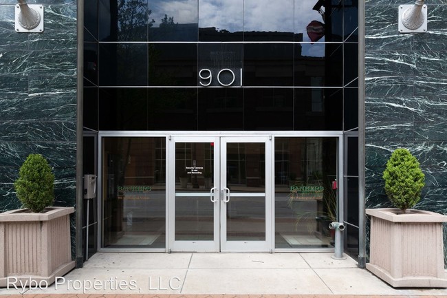 Building Photo - 1 br, 1 bath House - 901 Washington Ave #608