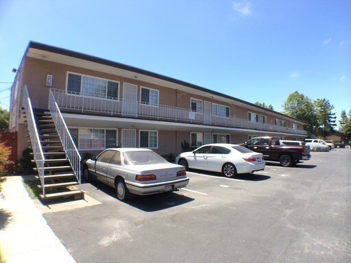Primary Photo - Cozy 3 BR/1 BA Unit Available in Hayward!