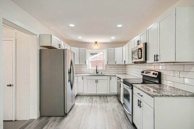 Building Photo - 4021 Sudbury Rd, Charlotte, NC, 28205
