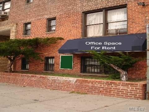 Foto del edificio - 143-45 Sanford Avenue