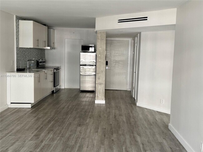 Foto del edificio - 1825 S Ocean Dr