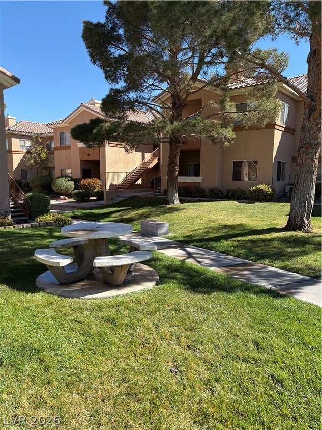 Foto del edificio - 1050 E Cactus Ave