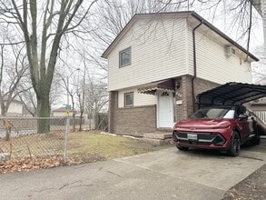 Building Photo - 8401 Darlington Crescent