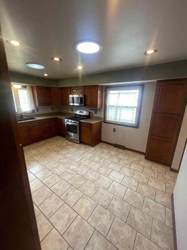 Foto del edificio - 3 Bedroom Single Family