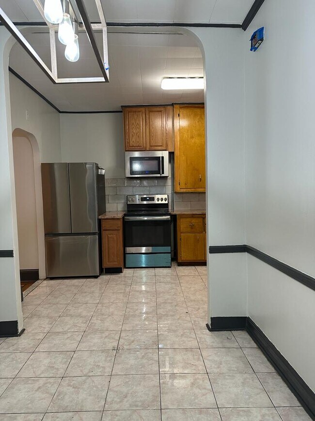 9403 Avenue A, Brooklyn, NY 11236 Townhome Rentals in Brooklyn NY