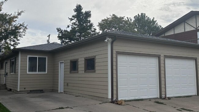 Building Photo - 4122 3rd Ave S