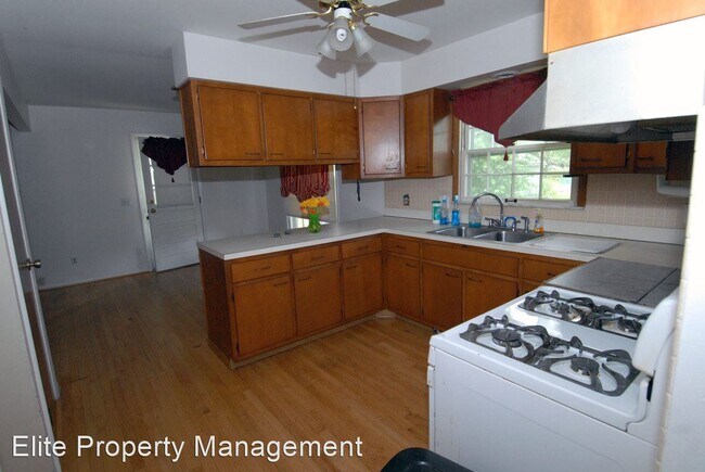 Building Photo - 5 br, 2.5 bath House - 220 Creve Coeur